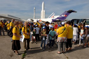 Groupe sur le tarmac du musée de l'air et de l'espace
