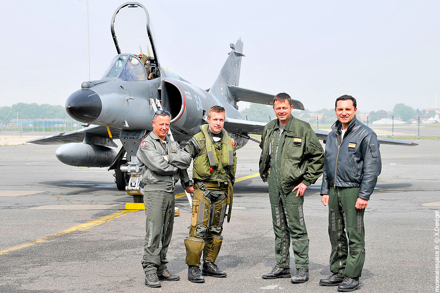 05-arrivee-super-etendard-museeairespace.jpg