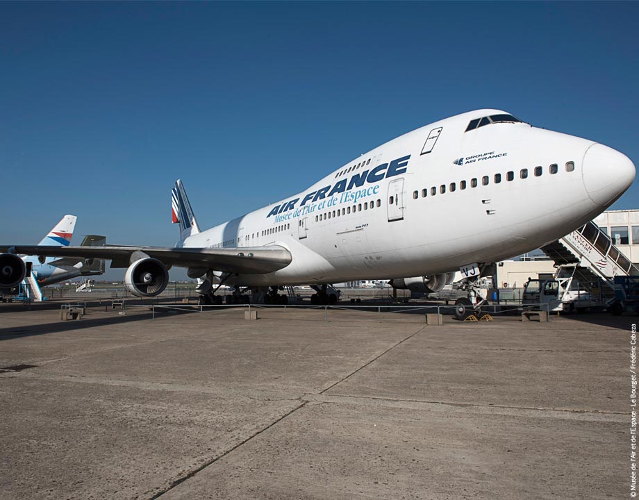 Agrandir Boeing 747 sur le tarmac